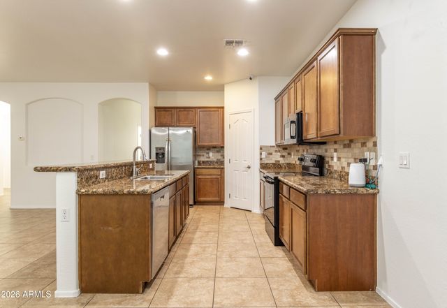 12175 W LOCUST Lane, Avondale, AZ 85323