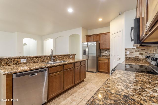 12175 W LOCUST Lane, Avondale, AZ 85323