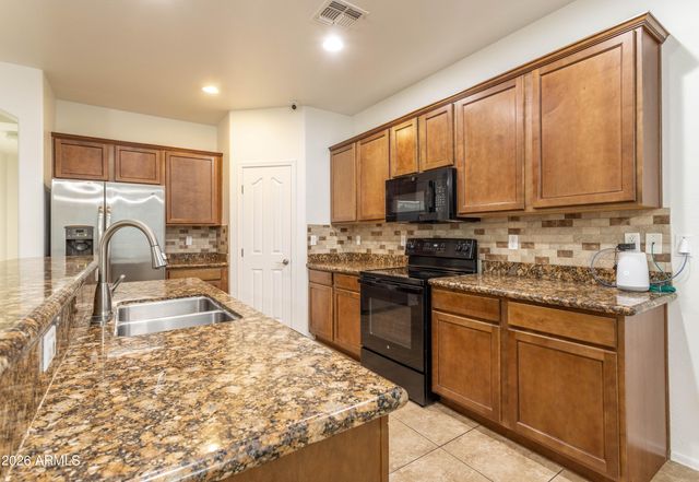 12175 W LOCUST Lane, Avondale, AZ 85323