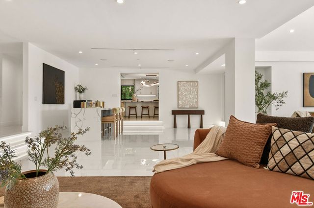 4423 Bergamo Drive, Los Angeles, CA 91436