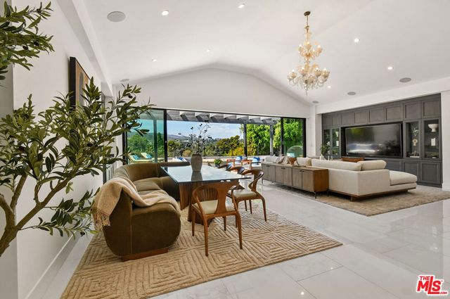 4423 Bergamo Drive, Los Angeles, CA 91436
