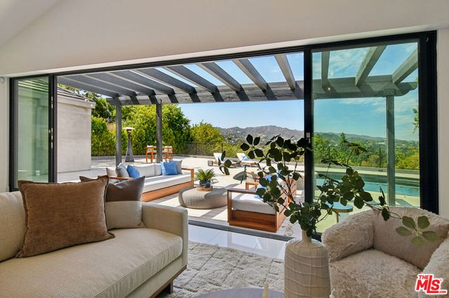 4423 Bergamo Drive, Los Angeles, CA 91436