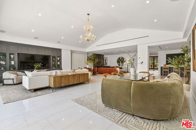 4423 Bergamo Drive, Los Angeles, CA 91436