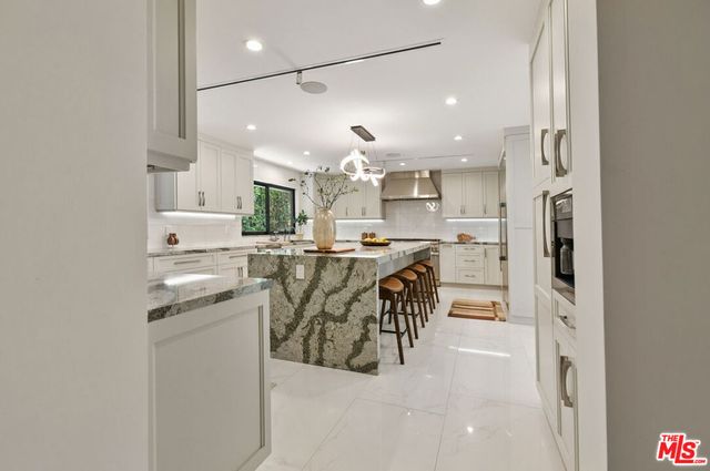 4423 Bergamo Drive, Los Angeles, CA 91436