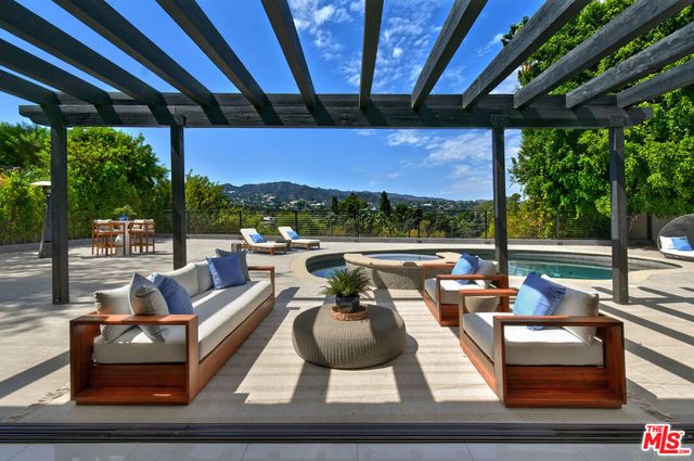 4423 Bergamo Drive, Los Angeles, CA 91436