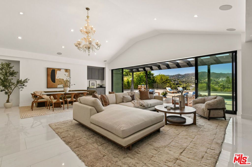 4423 Bergamo Drive, Los Angeles, CA 91436