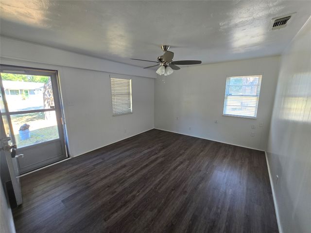 1806 Friar Tuck Drive, Arlington, TX 76013