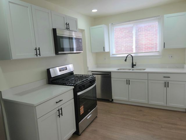 8398 W Outer Drive W, Detroit, MI 48219