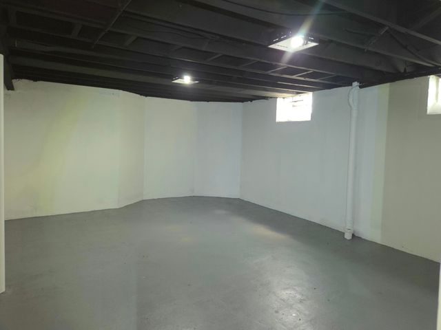 8398 W Outer Drive W, Detroit, MI 48219
