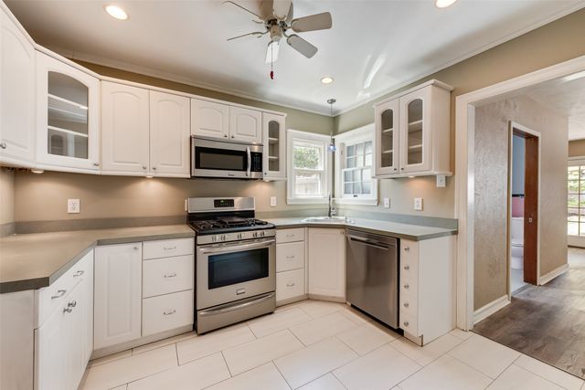 4616 Calmont Avenue, Fort Worth, TX 76107