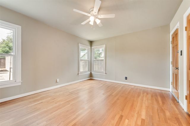 4616 Calmont Avenue, Fort Worth, TX 76107
