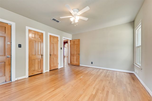 4616 Calmont Avenue, Fort Worth, TX 76107