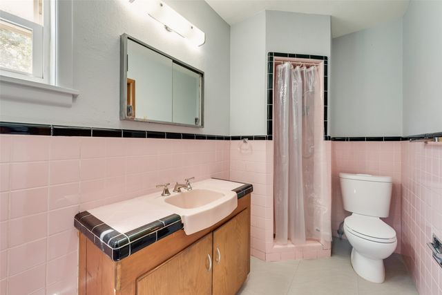 4616 Calmont Avenue, Fort Worth, TX 76107