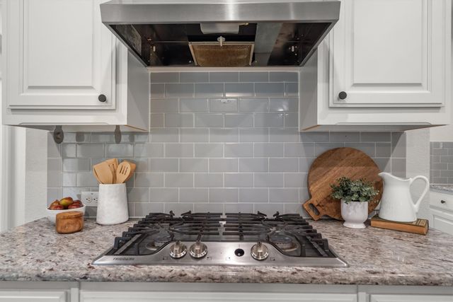 932 Parkside Drive, Argyle, TX 76226