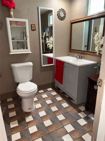 1844 Haster 49, Anaheim, CA 92802