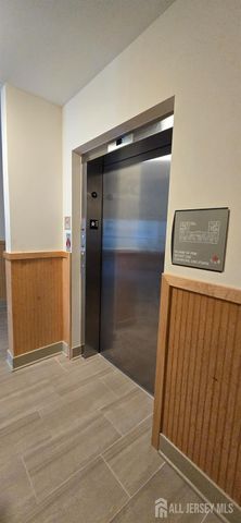 211 HENDERSON Road 1217, South Brunswick, NJ 08852