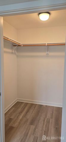 211 HENDERSON Road 1217, South Brunswick, NJ 08852