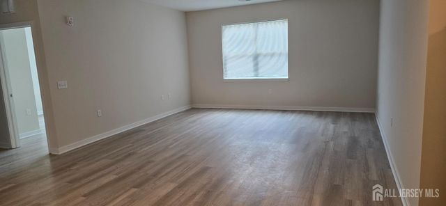 211 HENDERSON Road 1217, South Brunswick, NJ 08852
