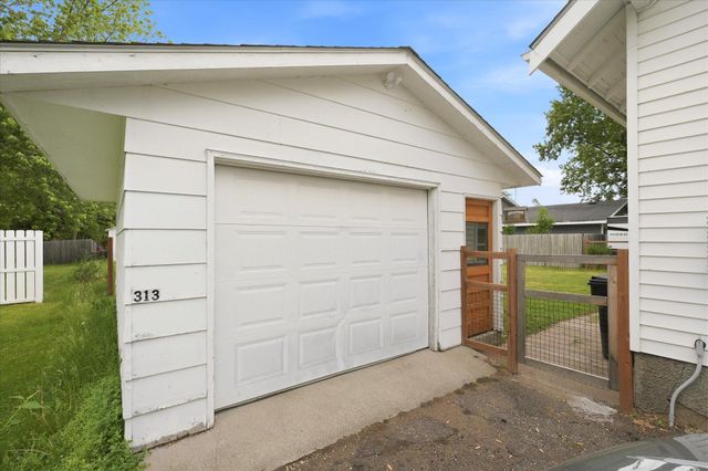 313 W 4th Street, Monticello, MN 55362