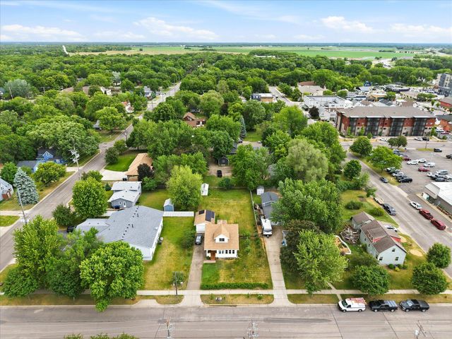313 W 4th Street, Monticello, MN 55362