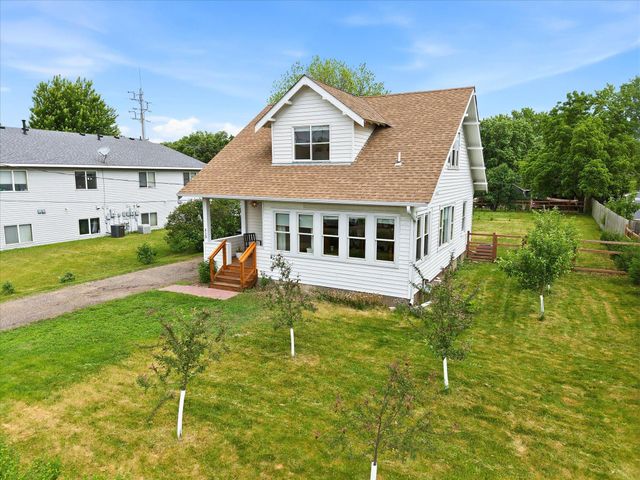 313 W 4th Street, Monticello, MN 55362