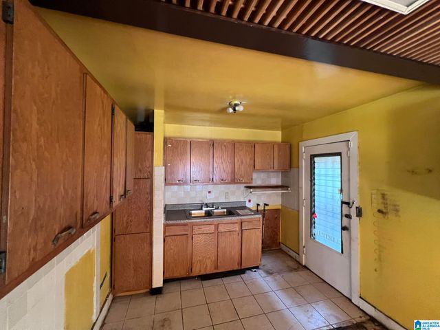 1916 FRANCIS AVENUE SW, Birmingham, AL 35211