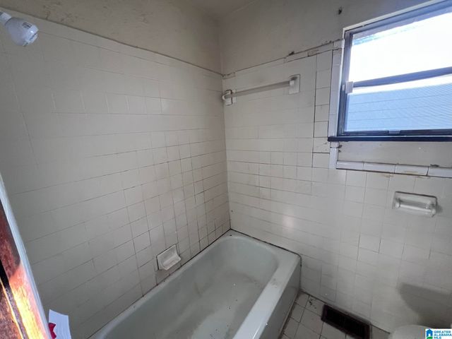 1916 FRANCIS AVENUE SW, Birmingham, AL 35211