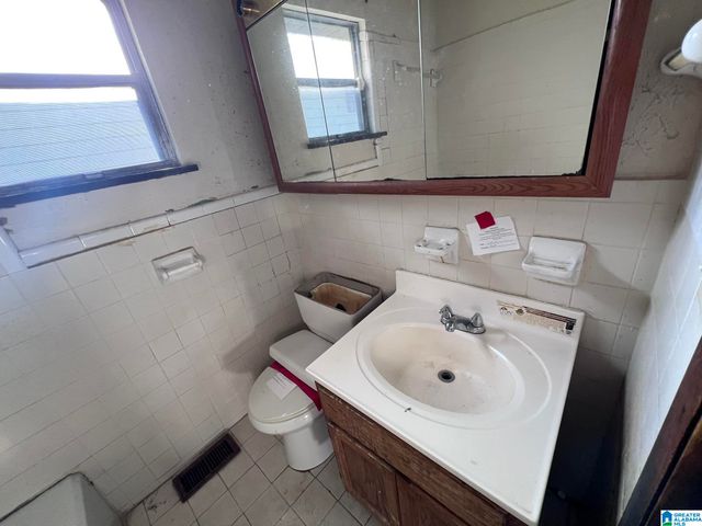 1916 FRANCIS AVENUE SW, Birmingham, AL 35211