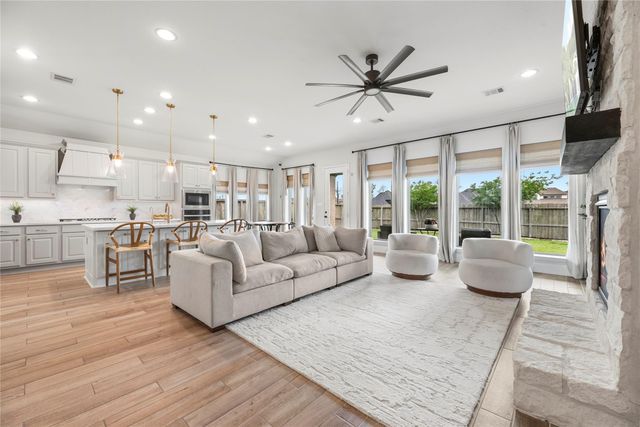 1907 Creekwood Cove, Missouri City, TX 77459