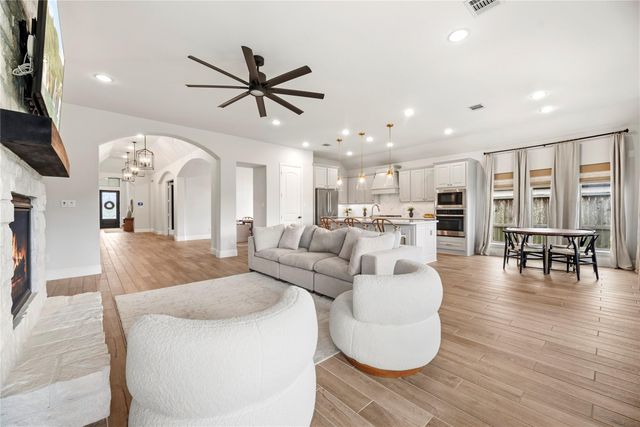 1907 Creekwood Cove, Missouri City, TX 77459