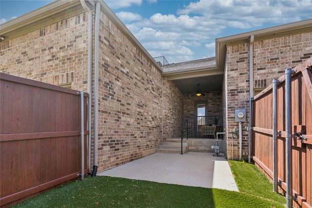 6904 Fairfield Lane, North Richland Hills, TX 76182