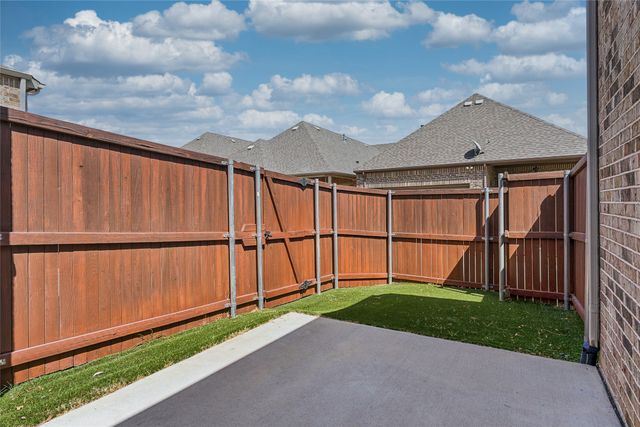 6904 Fairfield Lane, North Richland Hills, TX 76182