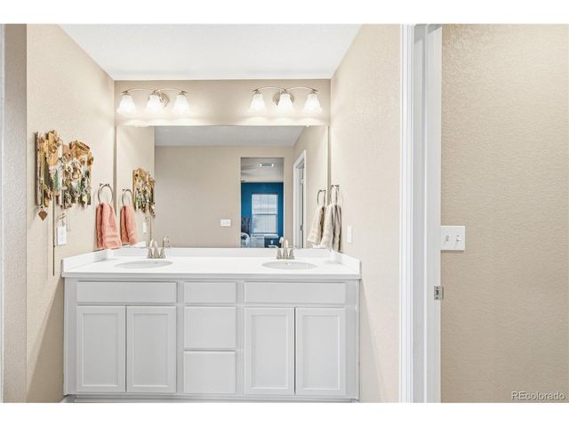 4628 S Nepal Way, Aurora, CO 80015