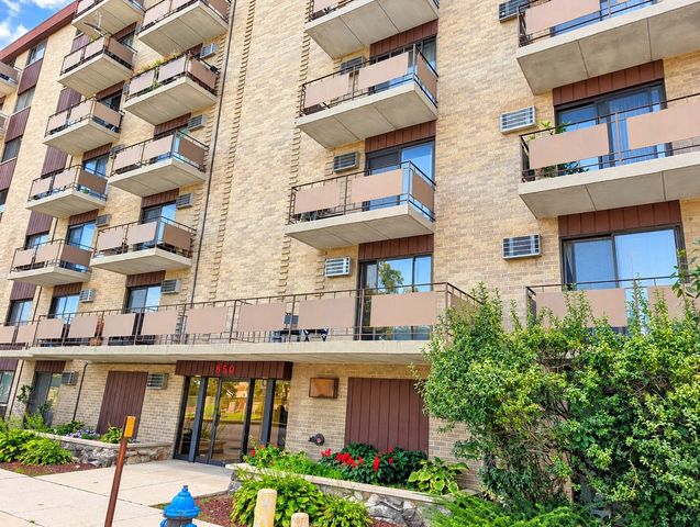 850 Des Plaines Avenue 101, Forest Park, IL 60130