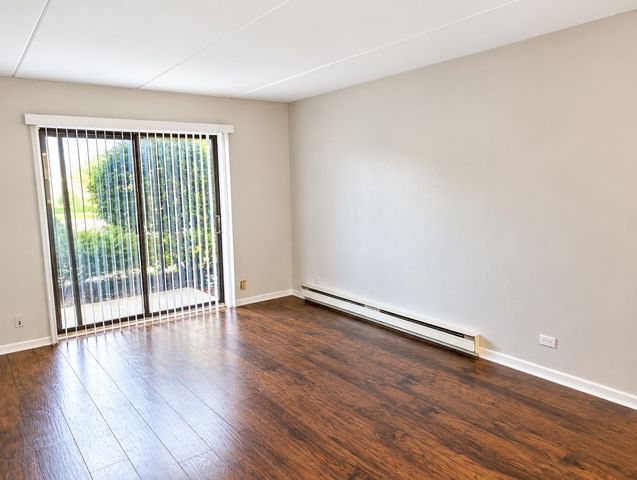 850 Des Plaines Avenue 101, Forest Park, IL 60130