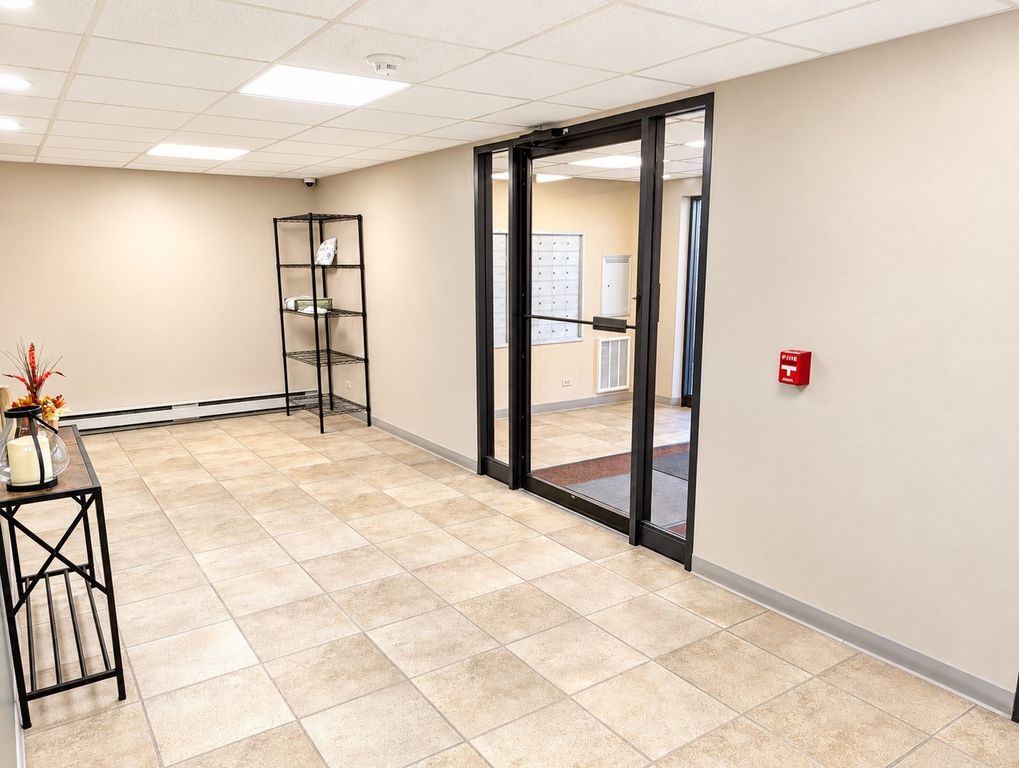 850 Des Plaines Avenue 101, Forest Park, IL 60130 — photo 3