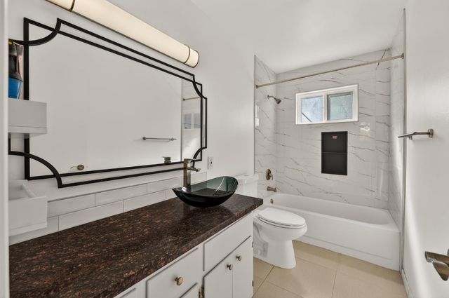 6630 Dunmore Ave, Citrus Heights, CA 95621