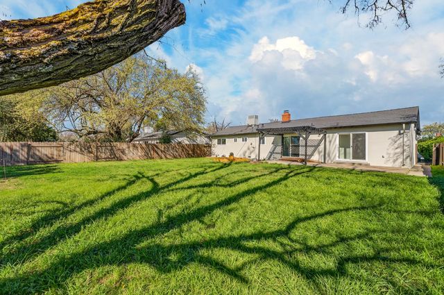 6630 Dunmore Ave, Citrus Heights, CA 95621