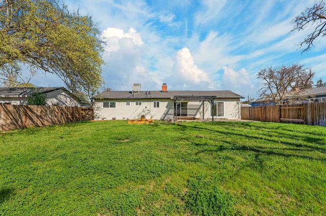 6630 Dunmore Ave, Citrus Heights, CA 95621