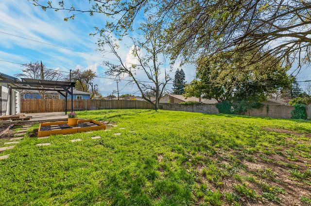 6630 Dunmore Ave, Citrus Heights, CA 95621