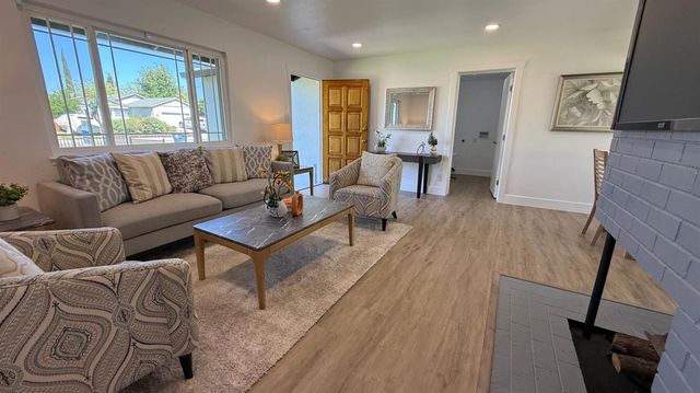 6630 Dunmore Ave, Citrus Heights, CA 95621