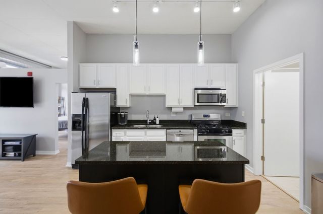 740 W Fulton Street 1112, Chicago, IL 60661