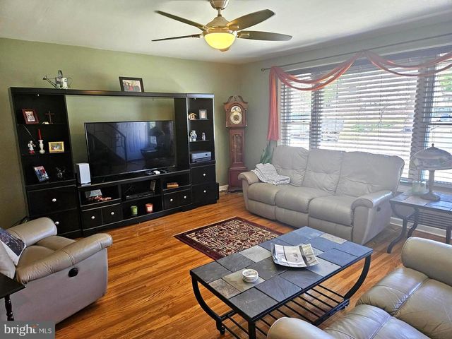 356 W SIGNAL HILL RD, King Of Prussia, PA 19406