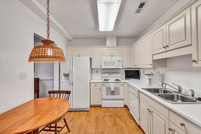 4434 Pheasant Ridge Rd Apt 105, Roanoke, VA 24014