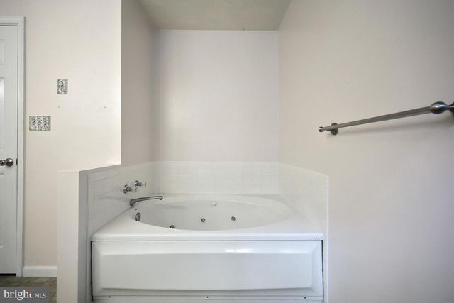 4251 MARTIS HILL DR, Westminster, MD 21158