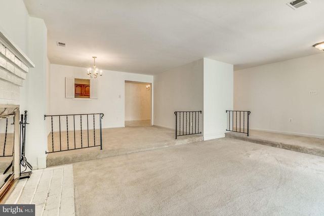 3863 PERSIMMON CIR, Fairfax, VA 22031