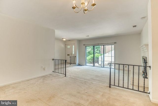 3863 PERSIMMON CIR, Fairfax, VA 22031