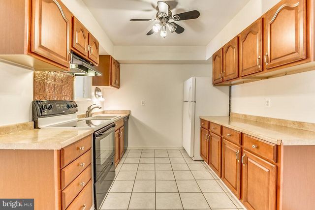 3863 PERSIMMON CIR, Fairfax, VA 22031