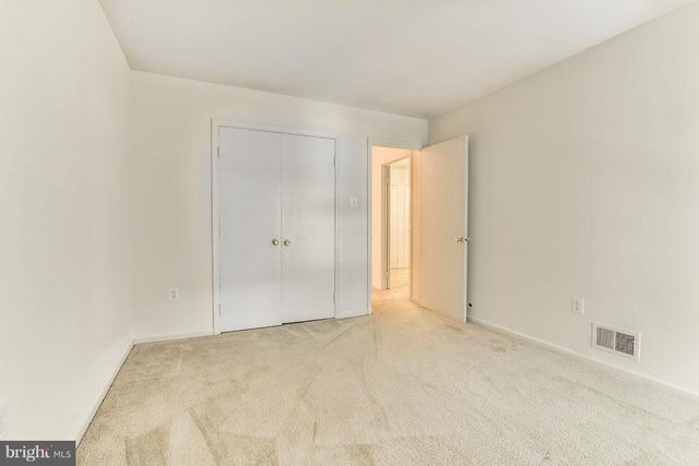 3863 PERSIMMON CIR, Fairfax, VA 22031