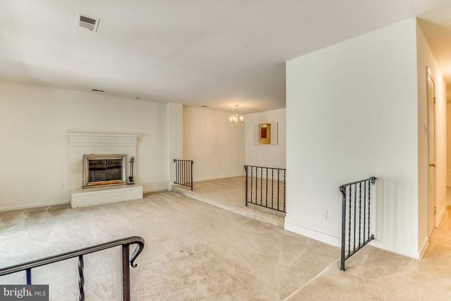 3863 PERSIMMON CIR, Fairfax, VA 22031